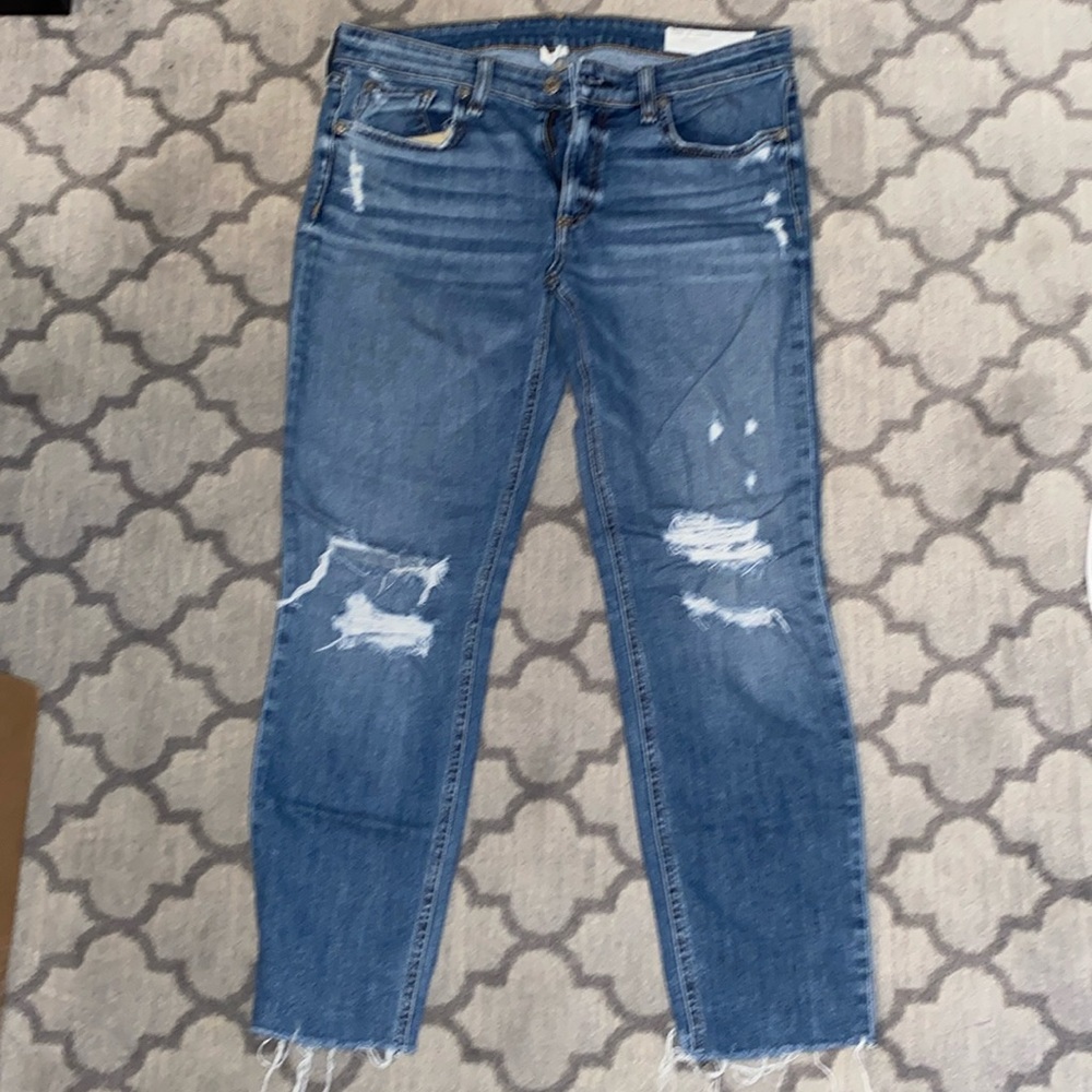 Rag & bone ankle jean with rips and stretch